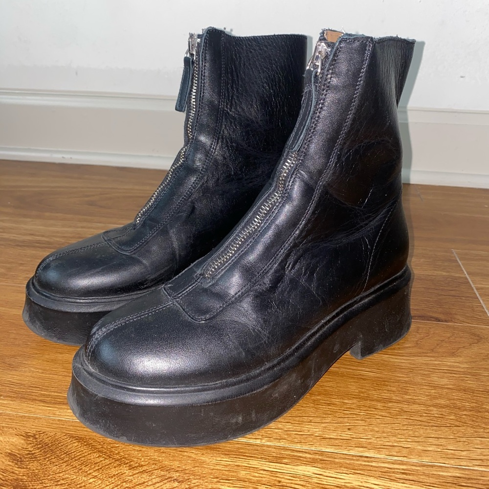 Steve Madden Jones Bootie Women Size 8 Used Color Black - Picture 2 of 9